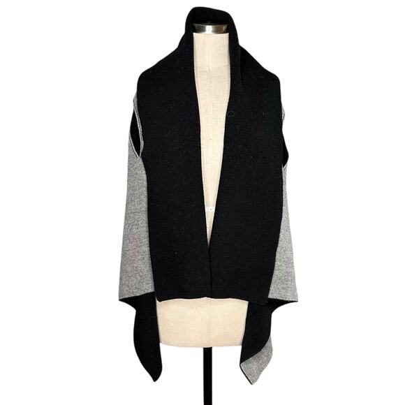COS Gray Two Tone Reversible Poncho Shawl Women's Size Small Cozy Knit - Picture 1 of 5